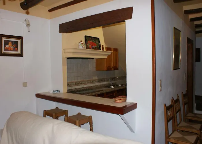 בית כפרי Casa De La Ermita בוביון