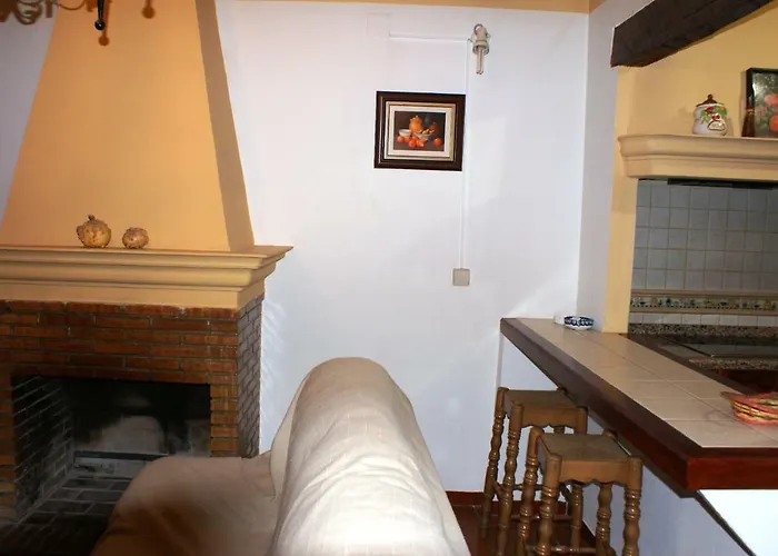 בית כפרי Casa De La Ermita בוביון